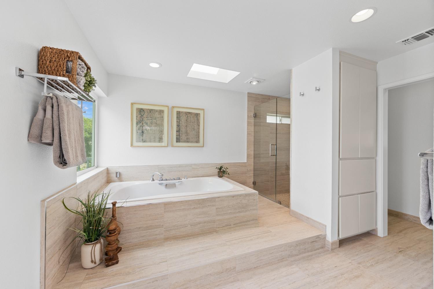 3346 Knollridge Drive