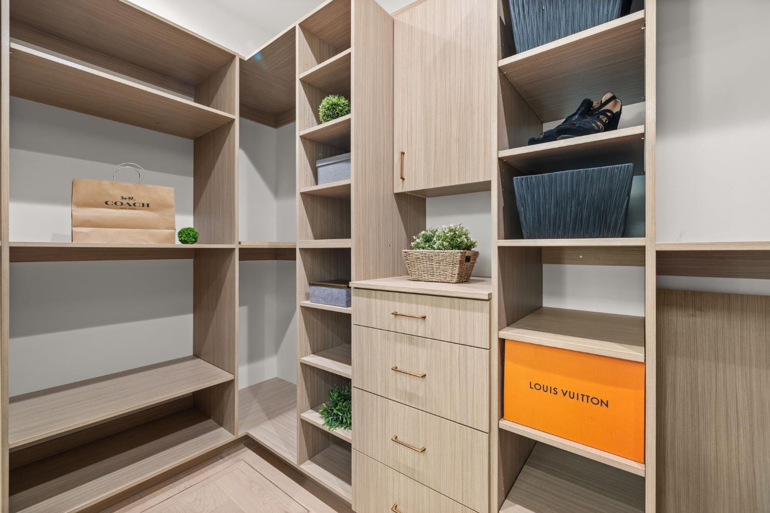 3800 Annabelle Avenue