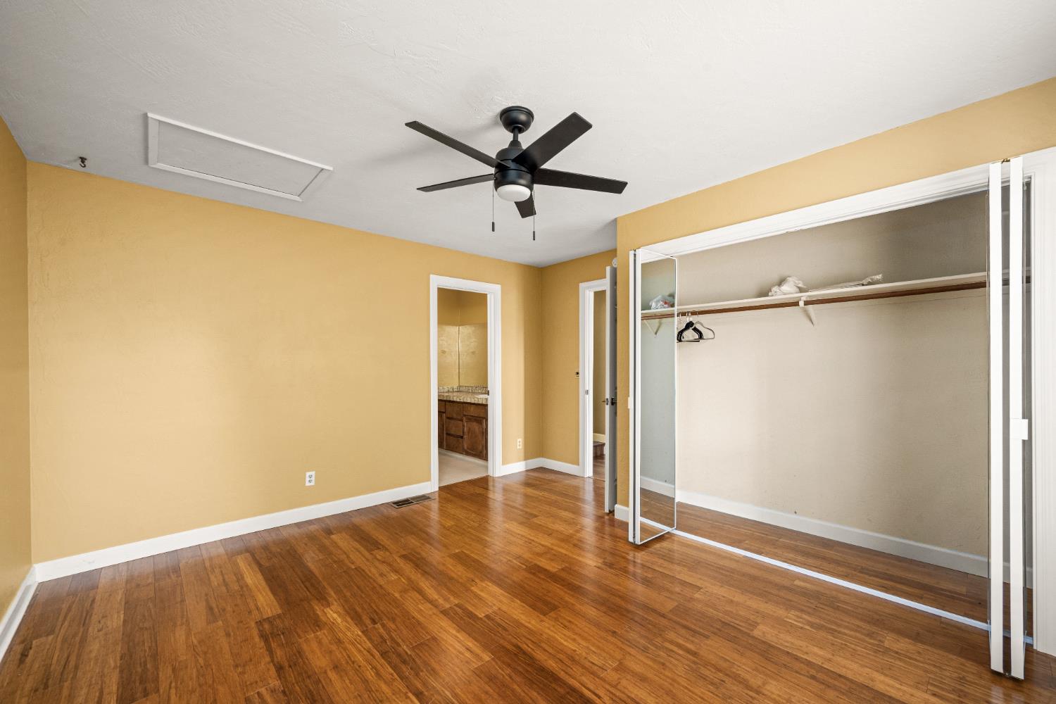 1942 Blue Bell Court