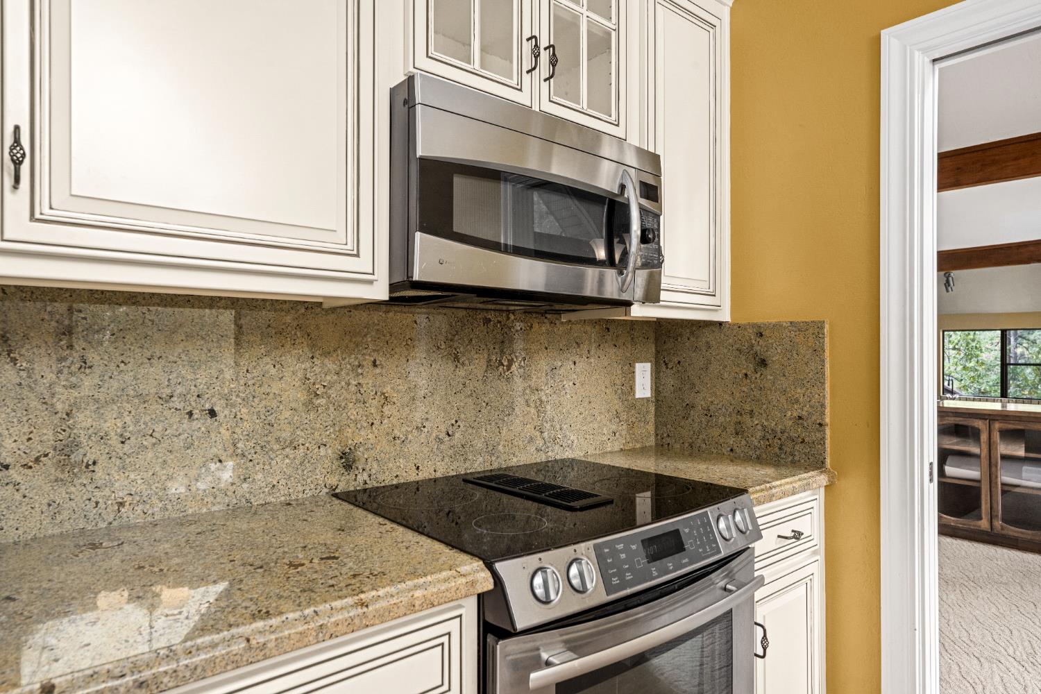 1942 Blue Bell Court