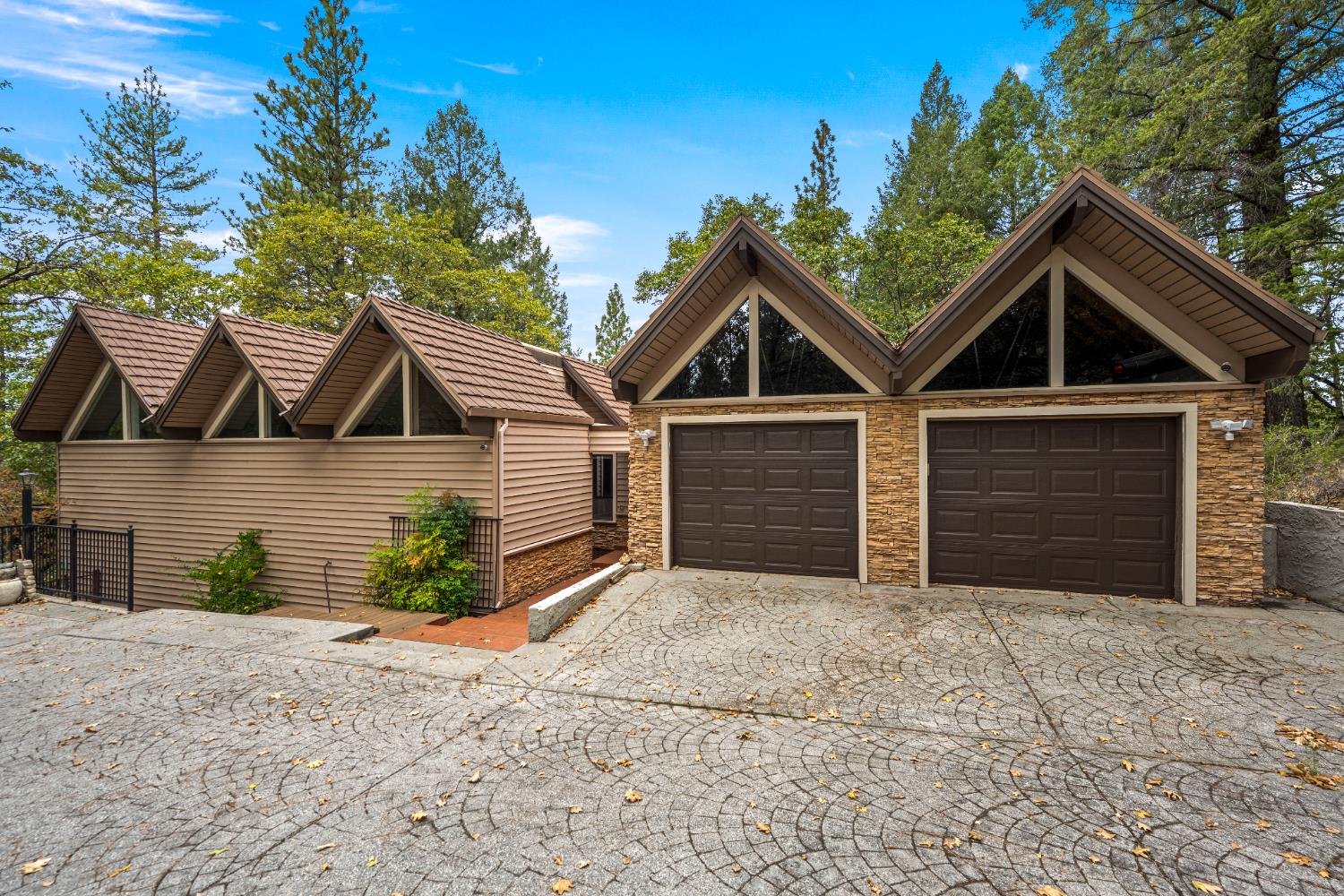 1942 Blue Bell Court