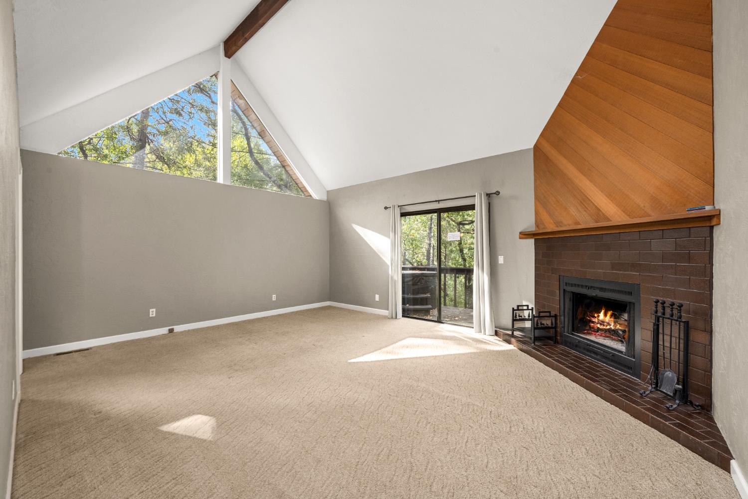 1942 Blue Bell Court