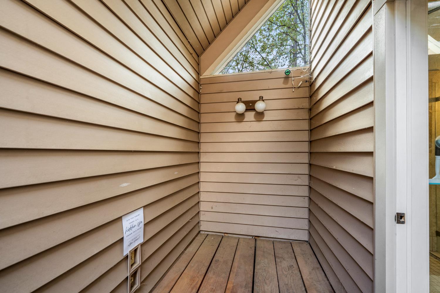 1942 Blue Bell Court