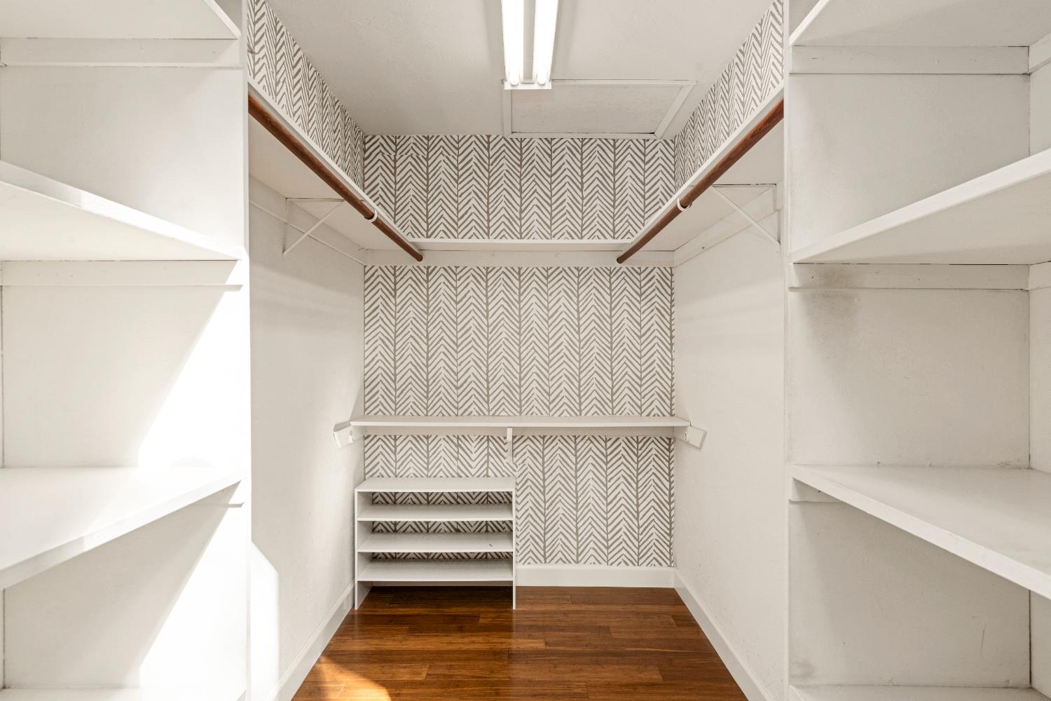 1942 Blue Bell Court