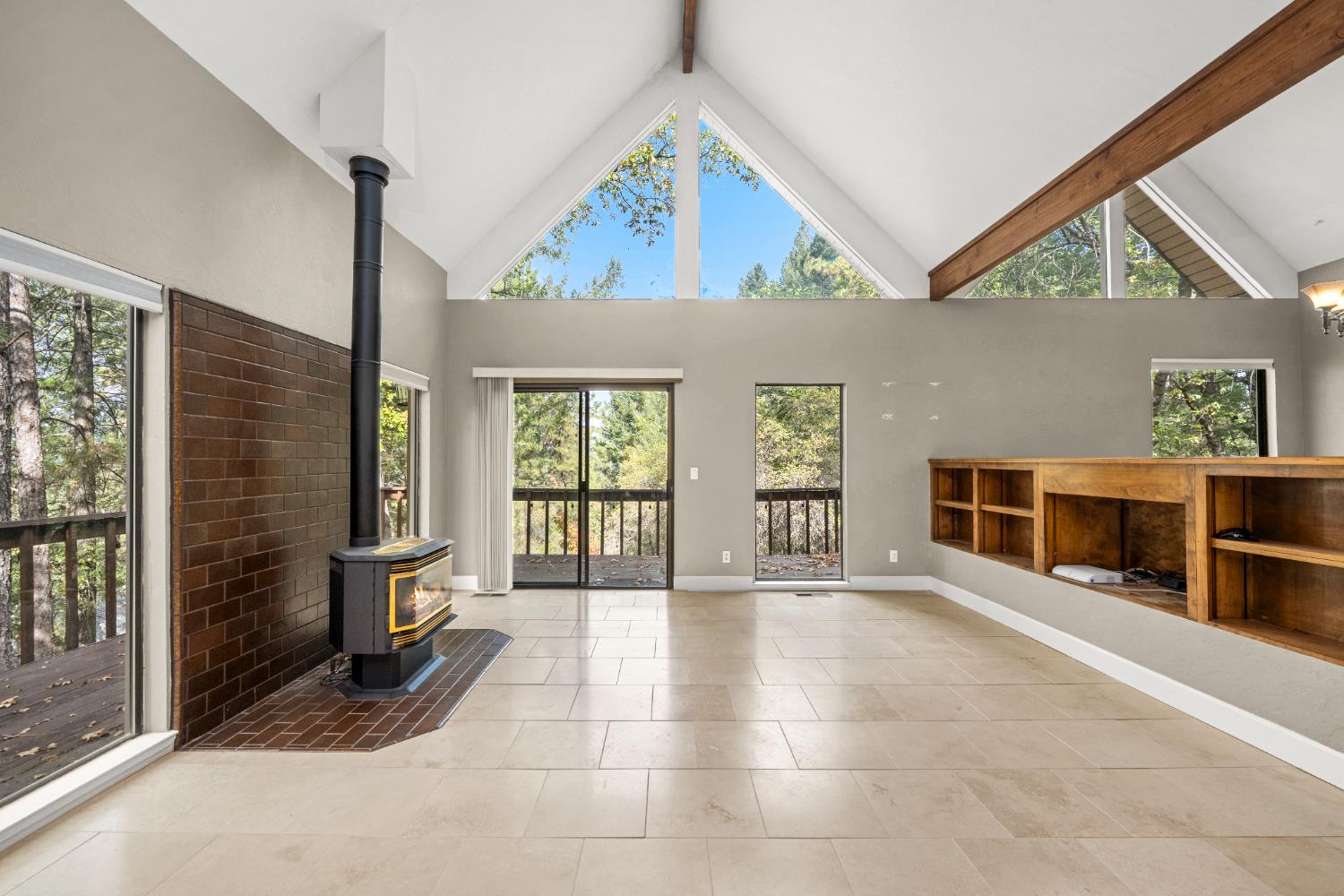 1942 Blue Bell Court