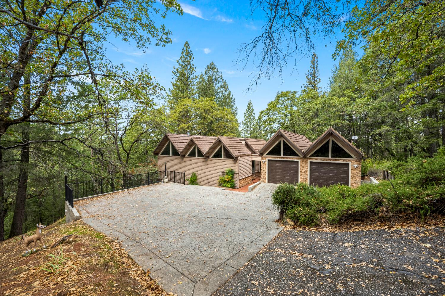 1942 Blue Bell Court