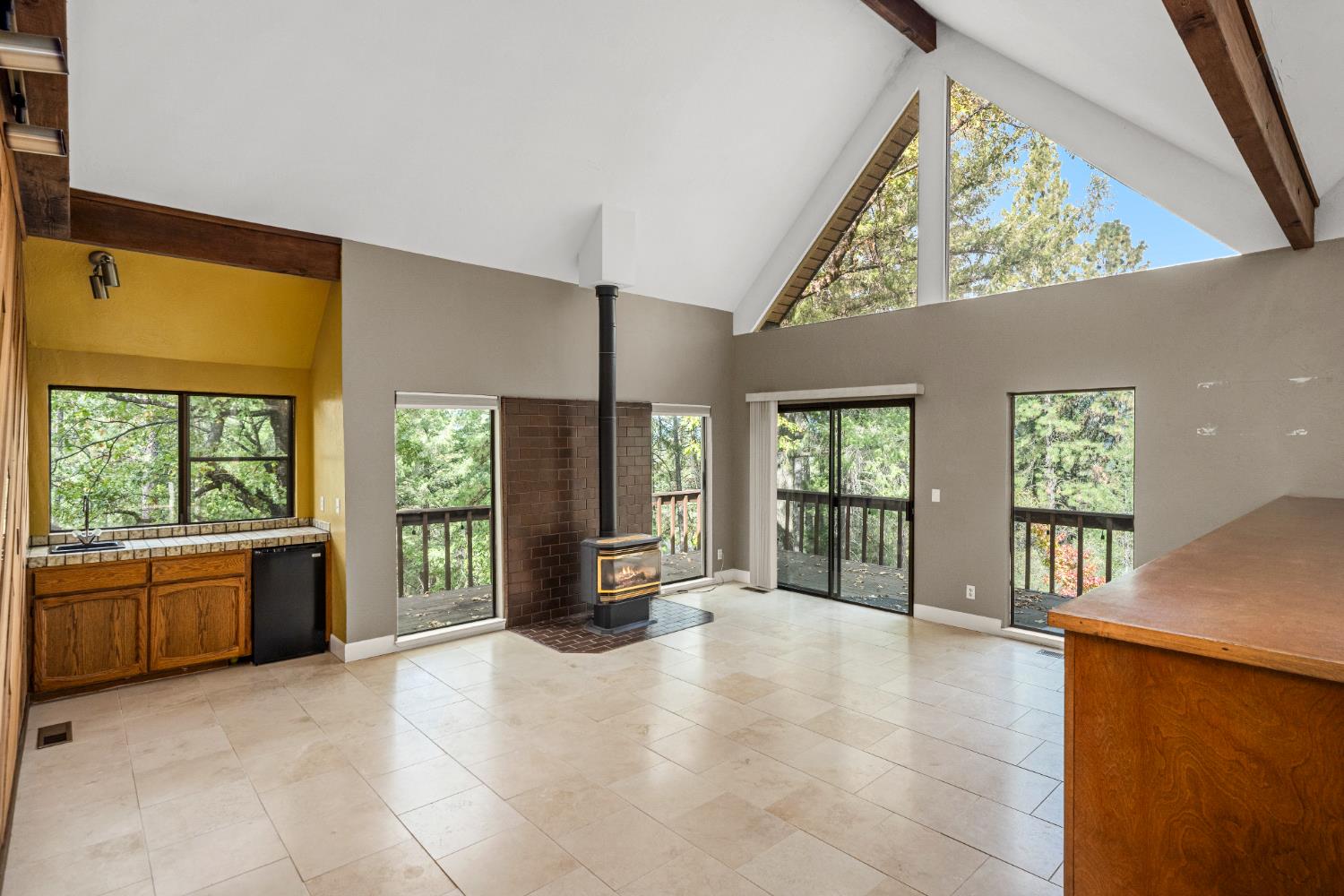 1942 Blue Bell Court