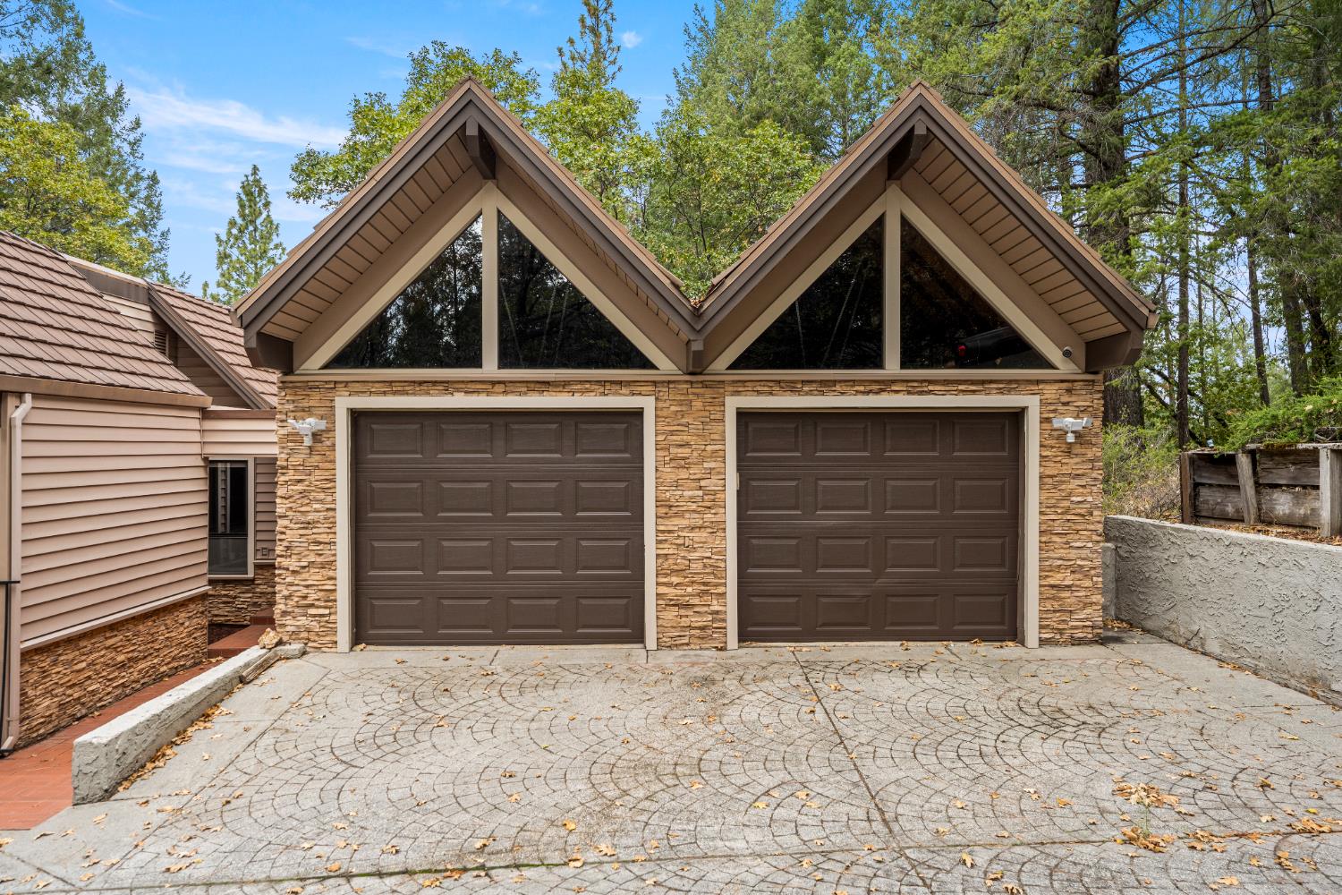 1942 Blue Bell Court