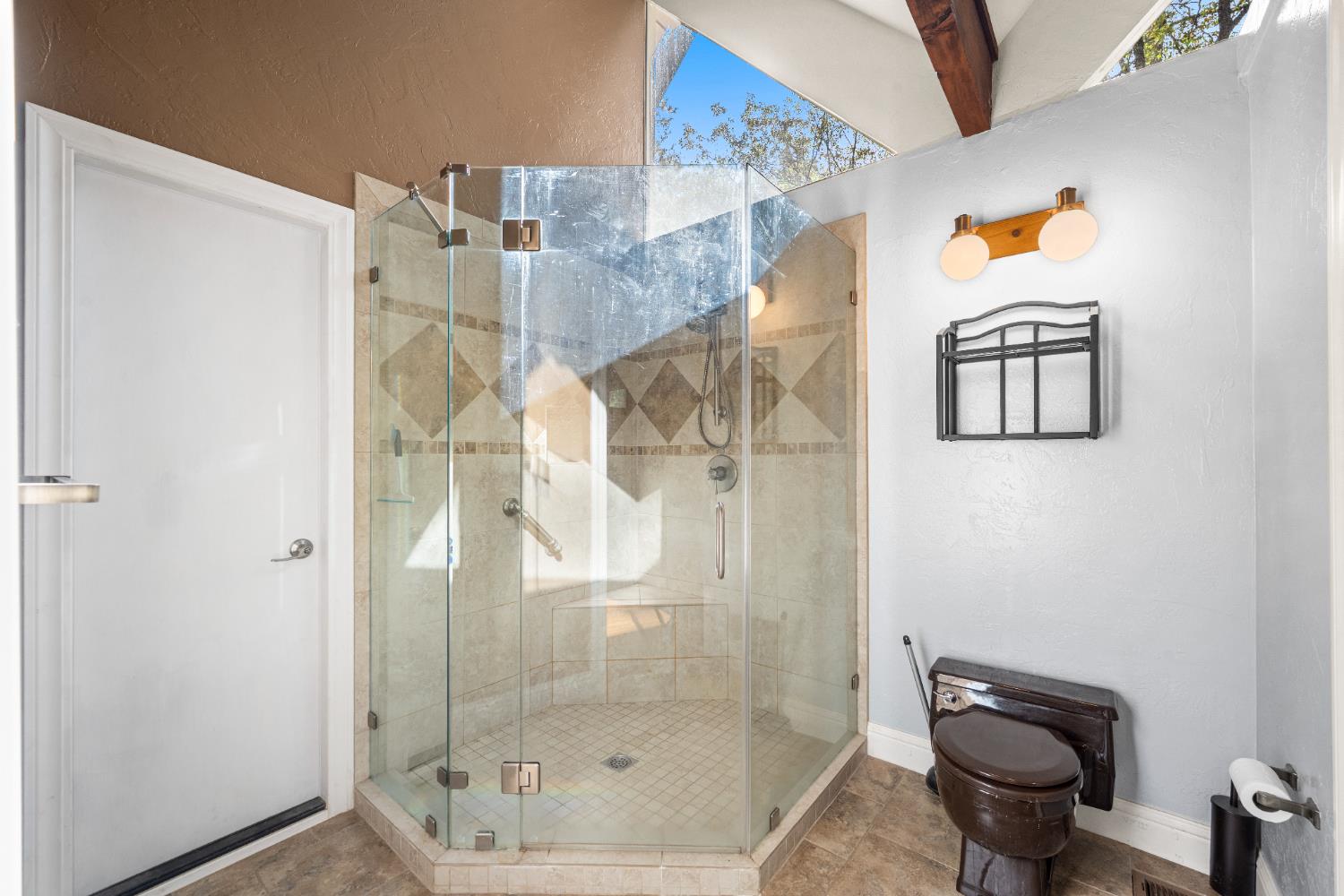 1942 Blue Bell Court