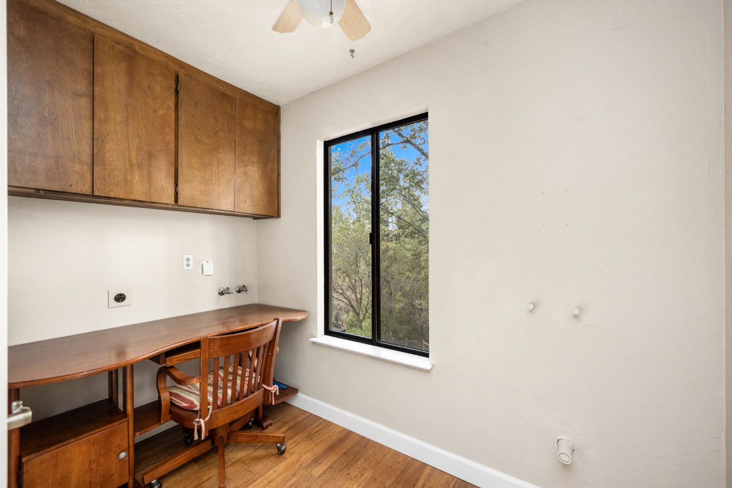 1942 Blue Bell Court