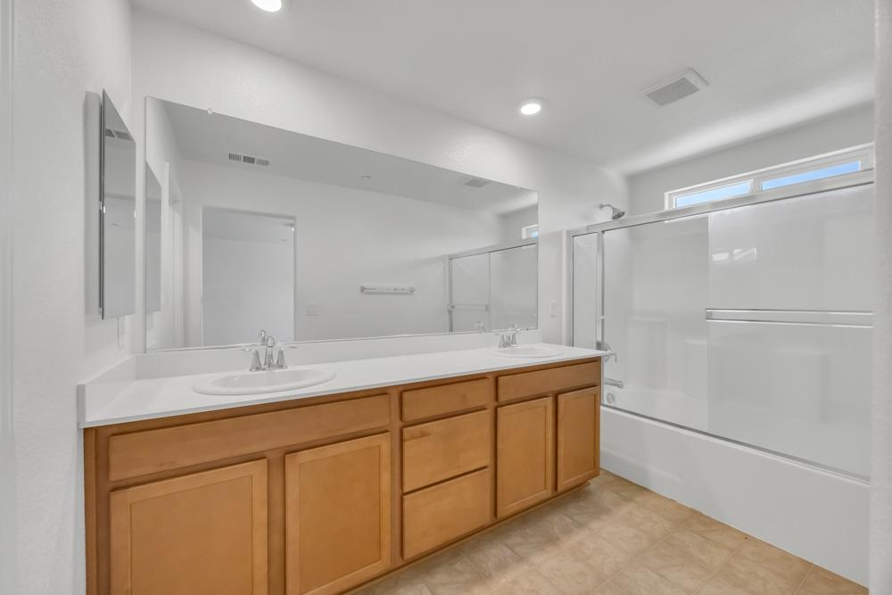 11076 International Drive