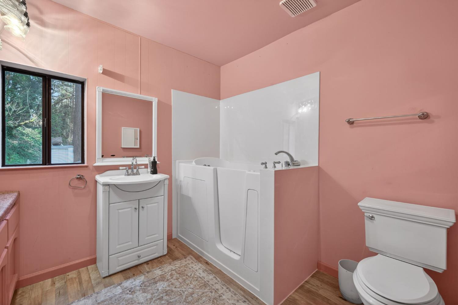 1818 Smith Flat Road