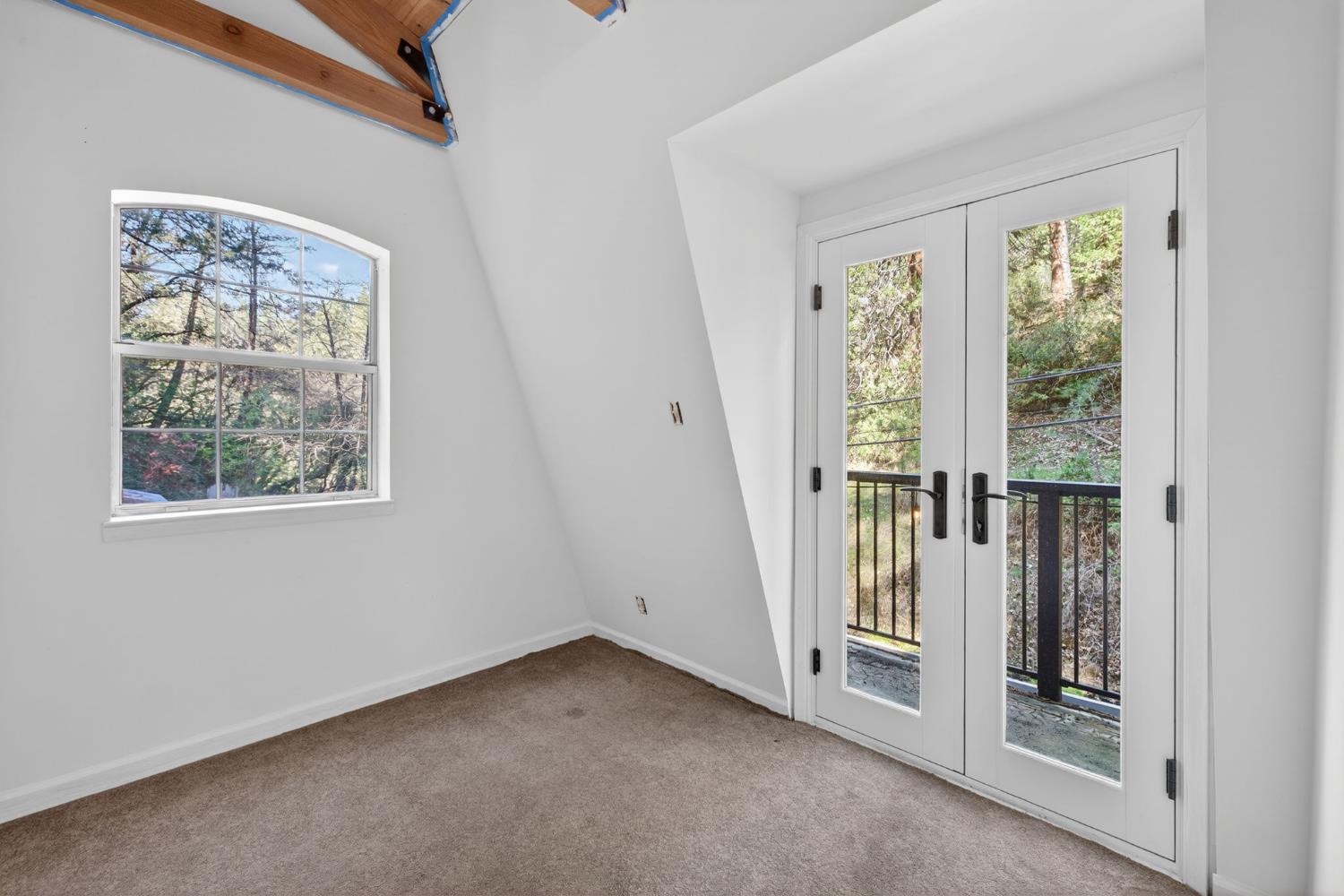 1818 Smith Flat Road