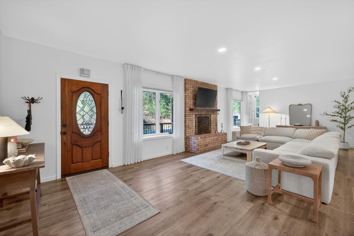 1818 Smith Flat Road