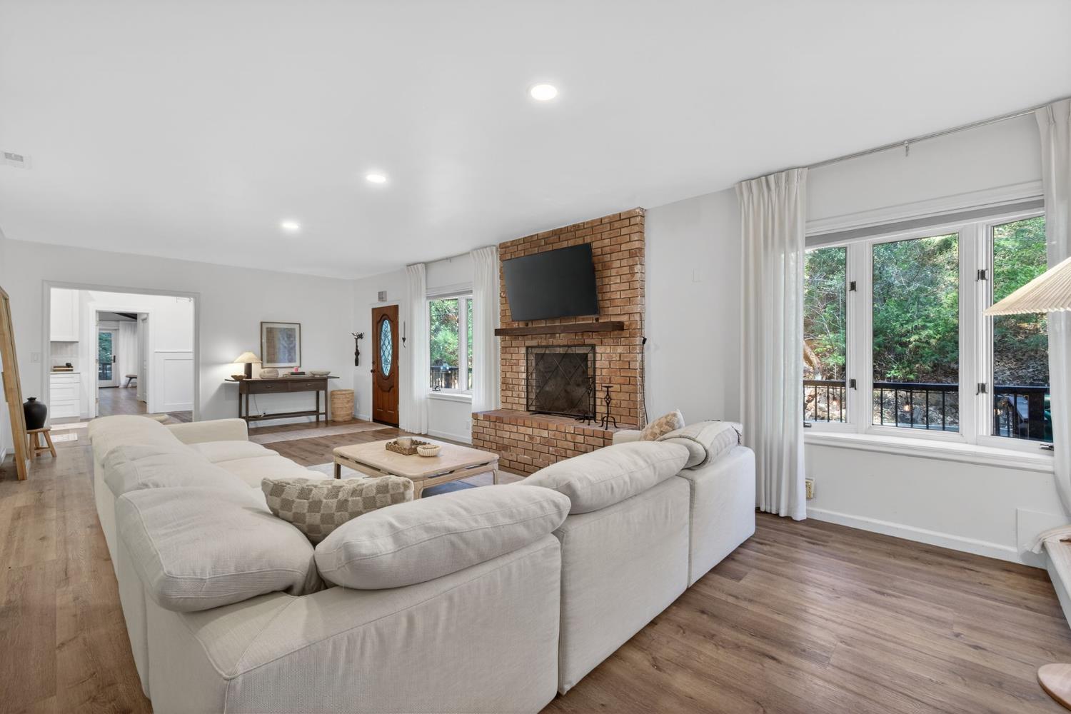 1818 Smith Flat Road