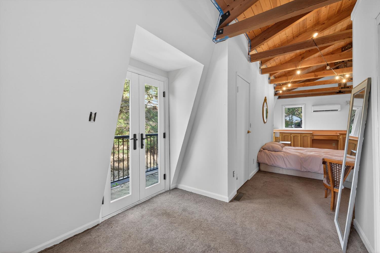 1818 Smith Flat Road