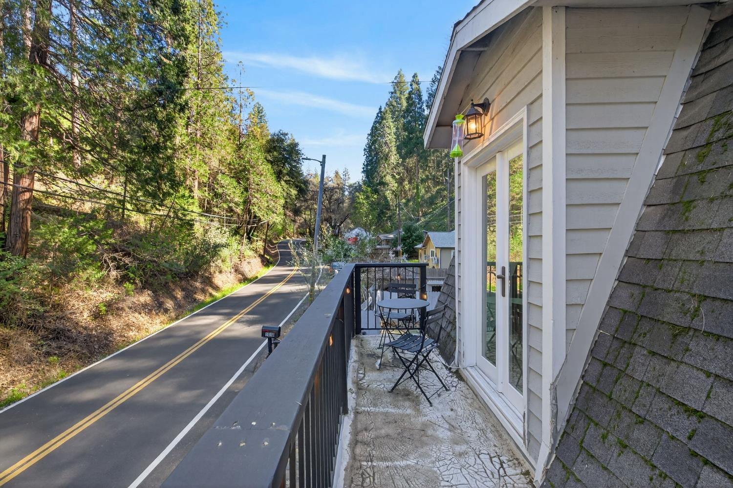 1818 Smith Flat Road