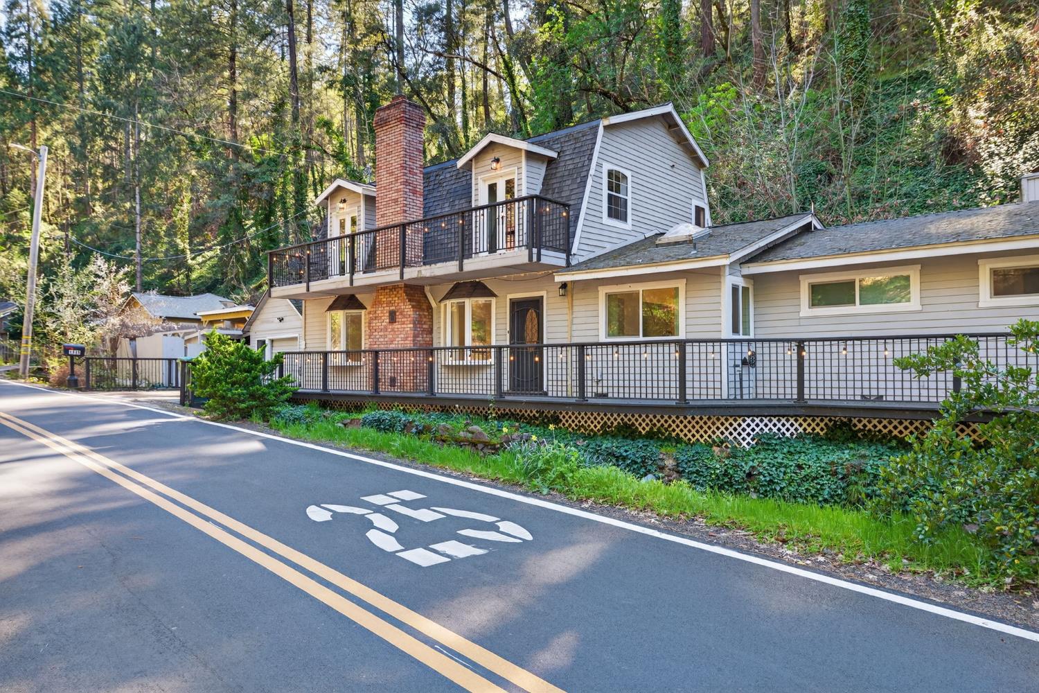 1818 Smith Flat Road