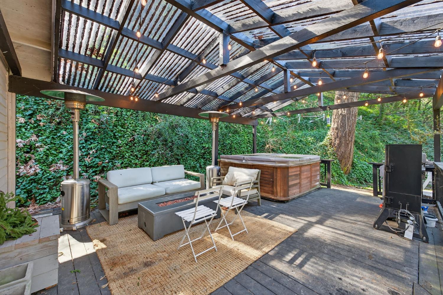 1818 Smith Flat Road