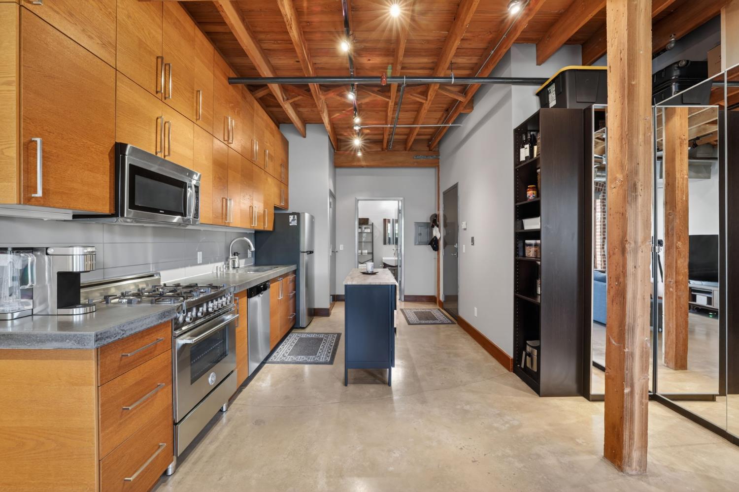 1725 14th Street 207