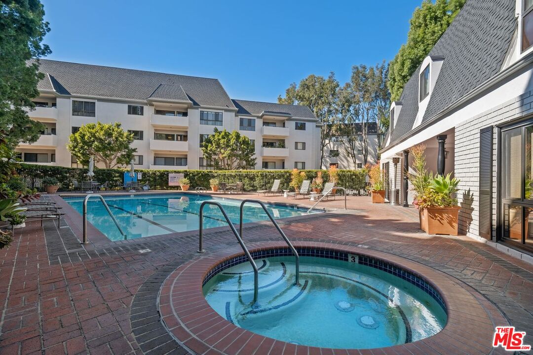 641 Wilcox Ave Unit: 2C