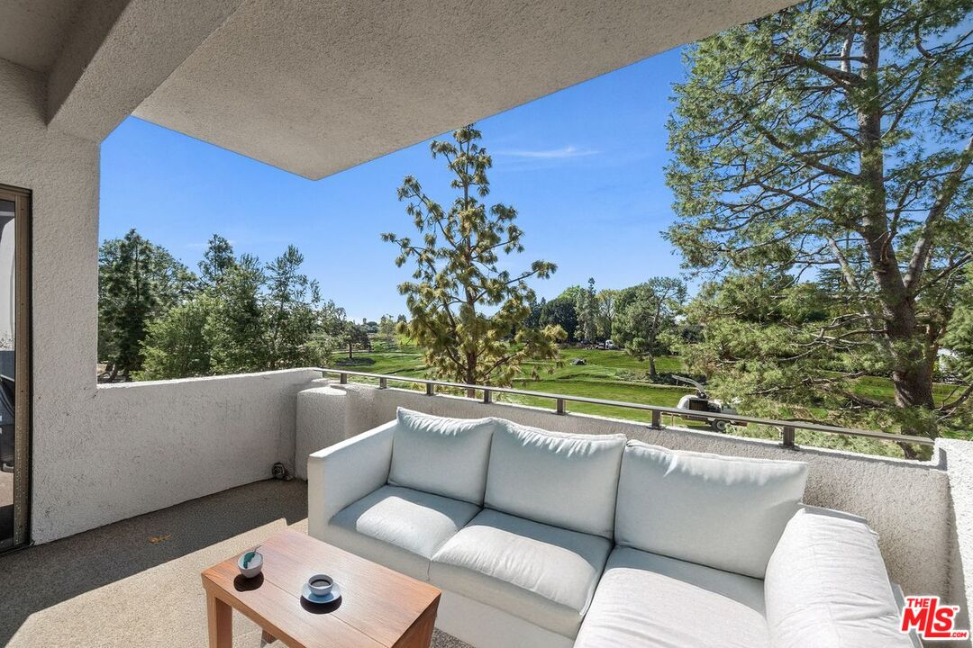 641 Wilcox Ave Unit: 2C