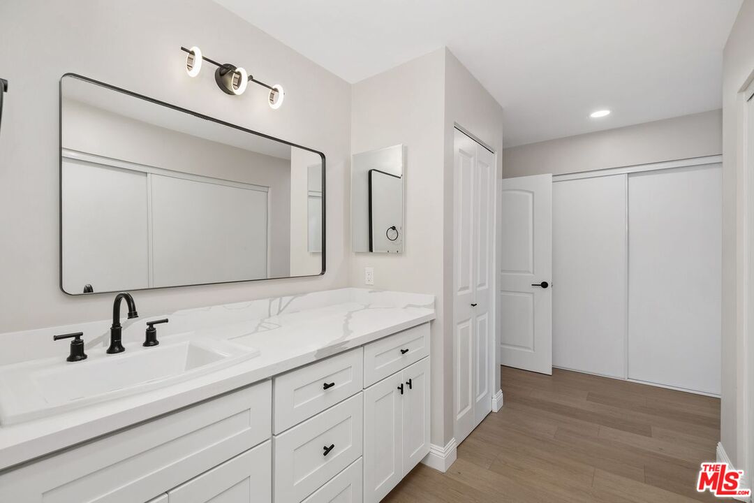 641 Wilcox Ave Unit: 2C