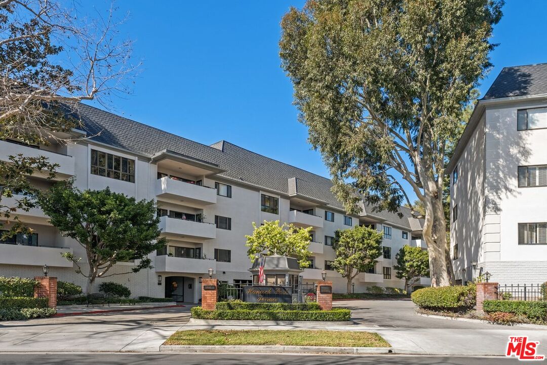 641 Wilcox Ave Unit: 2C