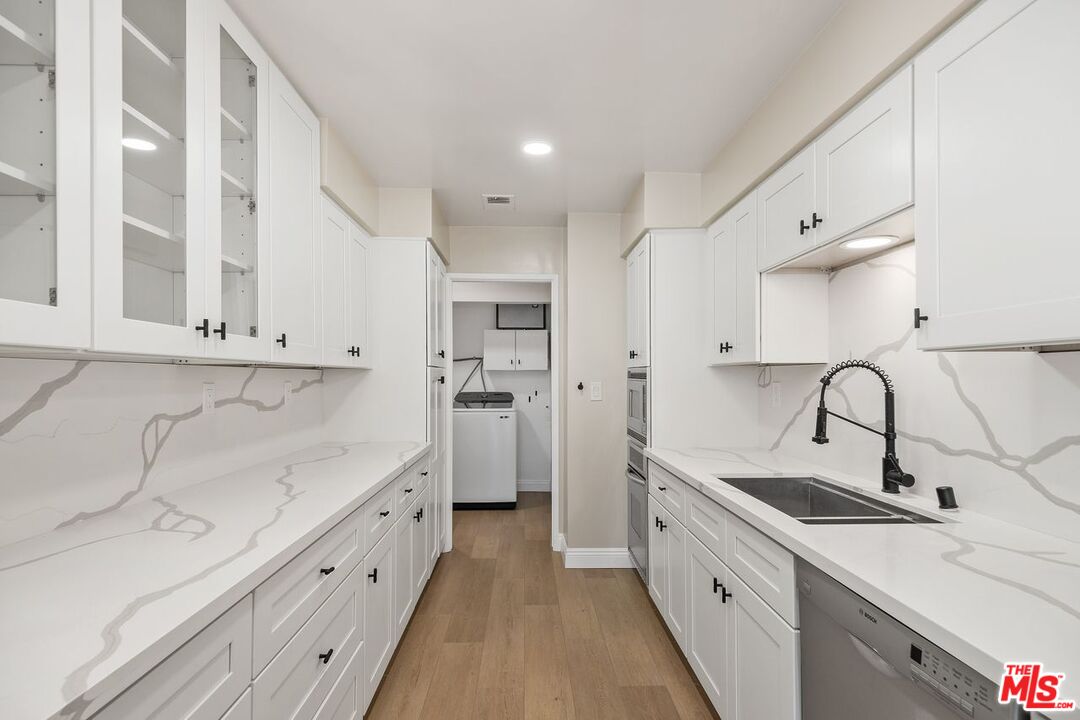 641 Wilcox Ave Unit: 2C