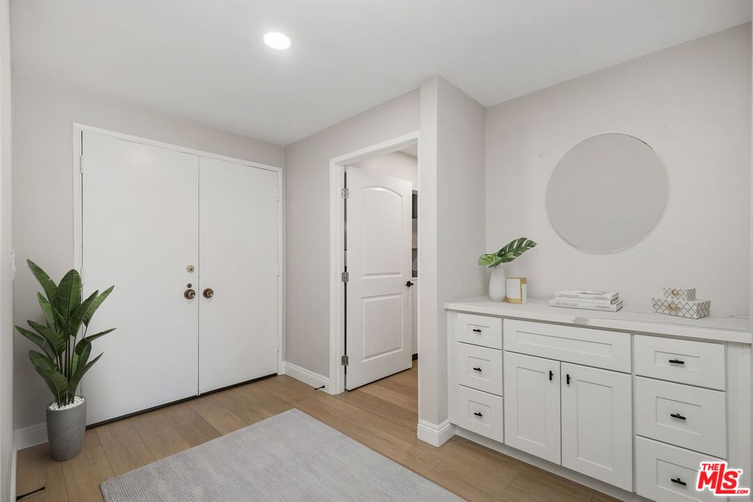 641 Wilcox Ave Unit: 2C