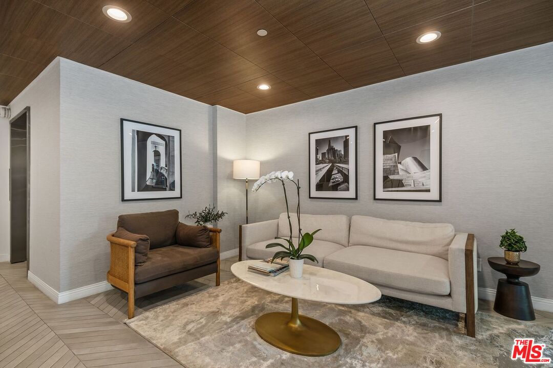 641 Wilcox Ave Unit: 2C