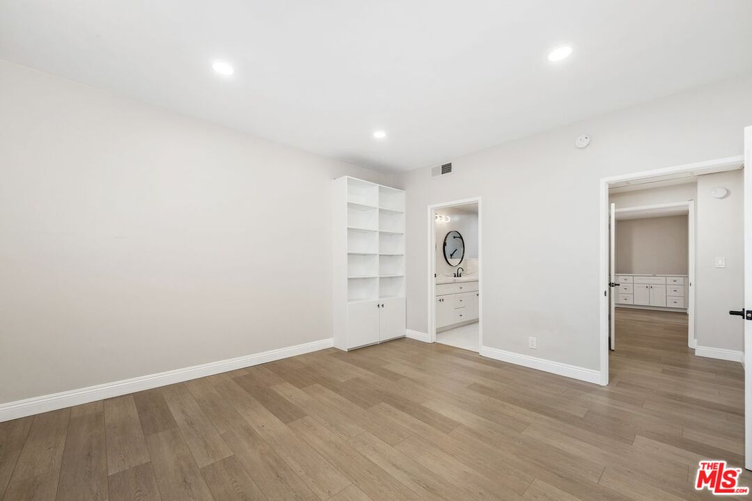 641 Wilcox Ave Unit: 2C