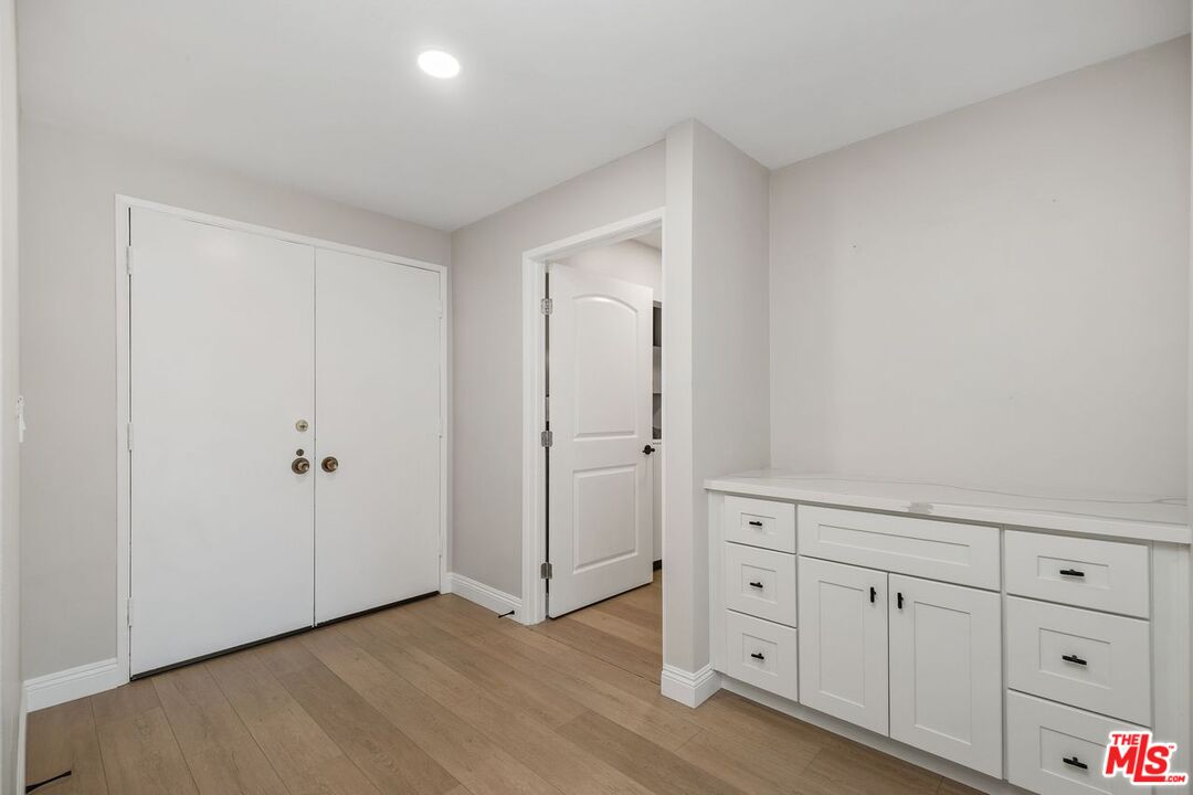 641 Wilcox Ave Unit: 2C