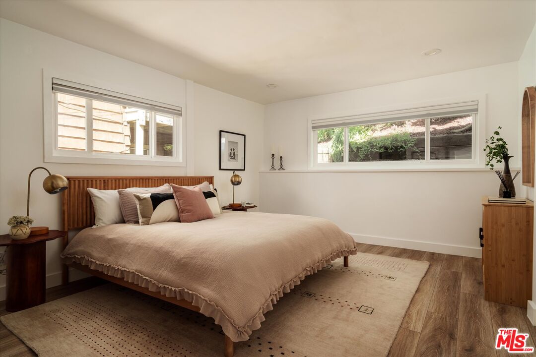 1743 Griffith Park Blvd