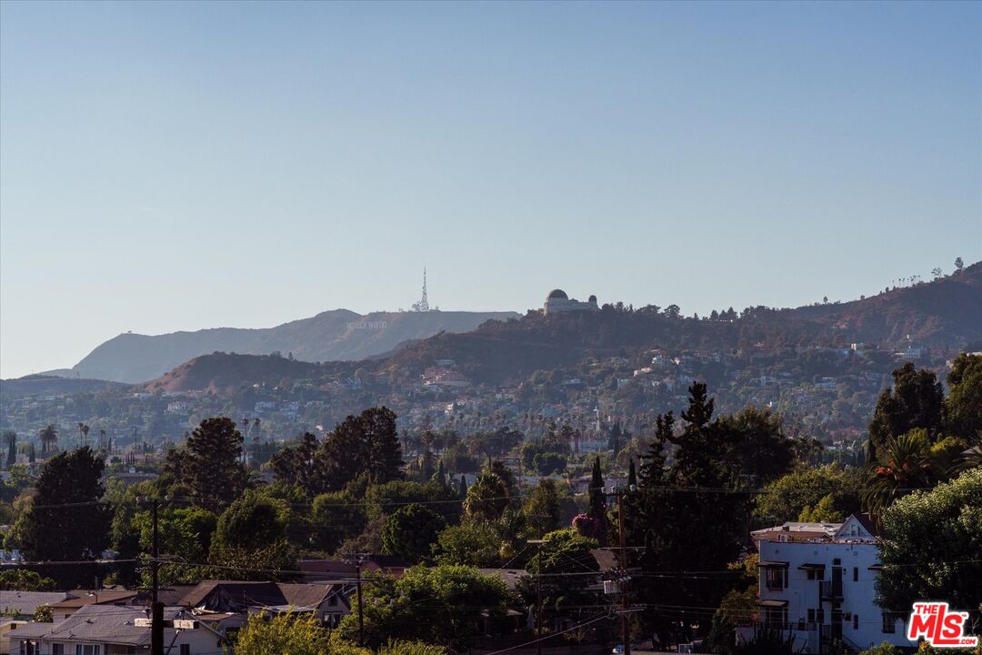 1743 Griffith Park Blvd