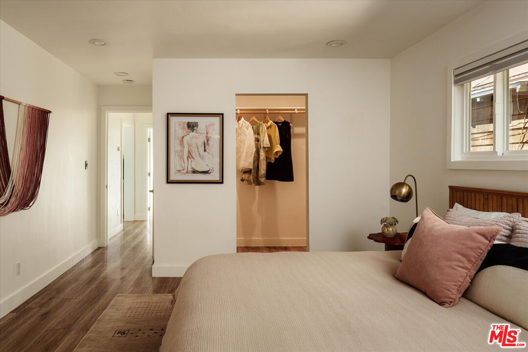 1743 Griffith Park Blvd