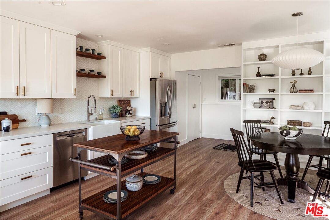 1743 Griffith Park Blvd