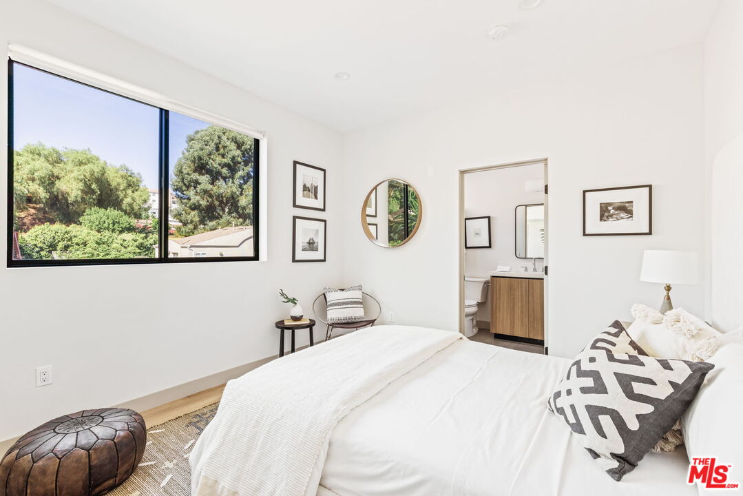 2223 Clifford St Unit: 102