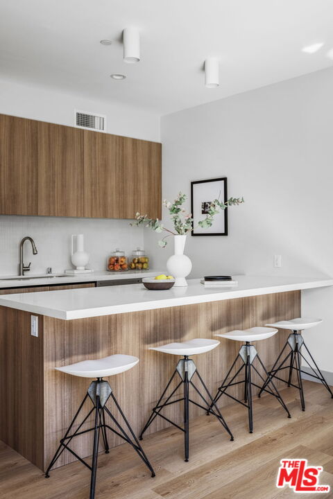 2223 Clifford St Unit: 102