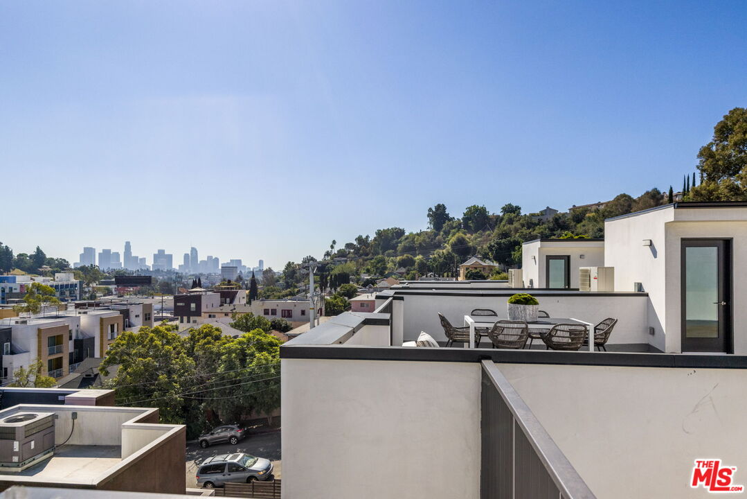 2223 Clifford St Unit: 102