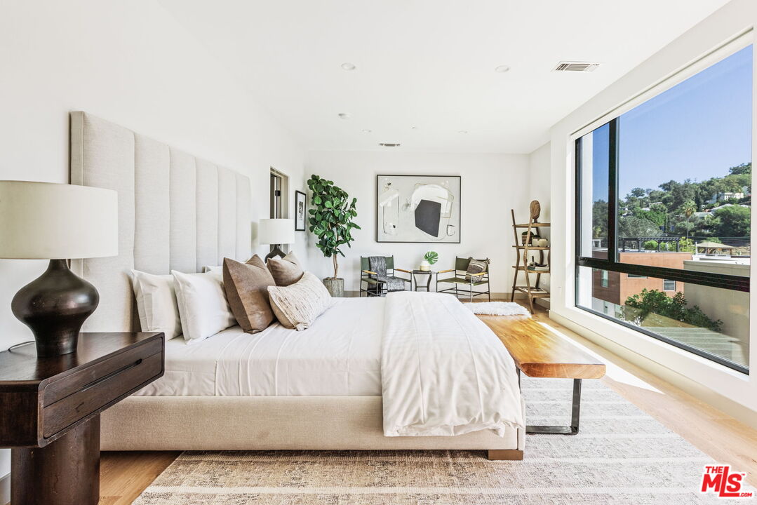 2223 Clifford St Unit: 102