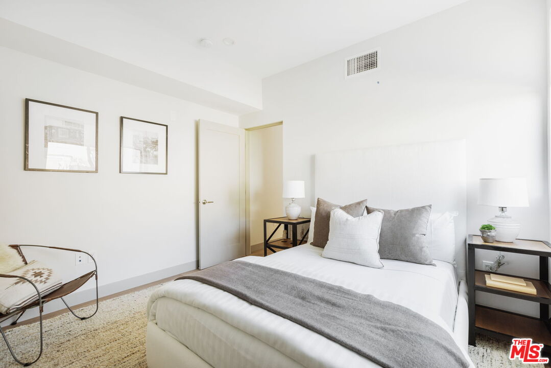 2223 Clifford St Unit: 102