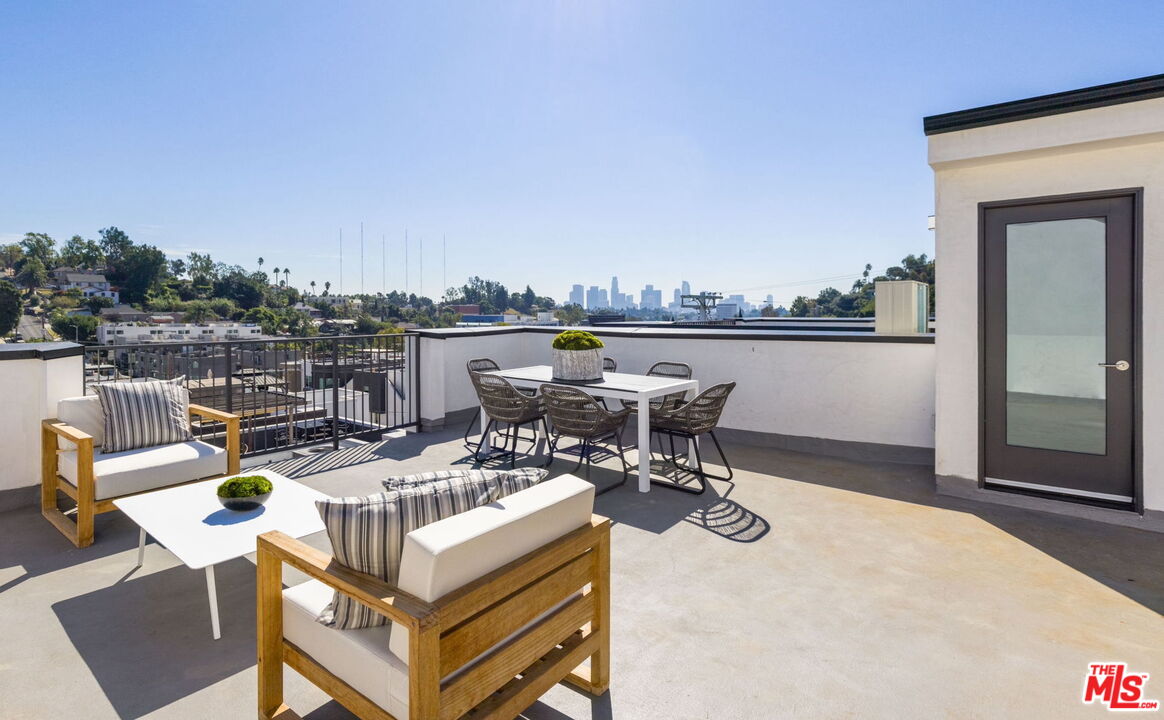 2223 Clifford St Unit: 102