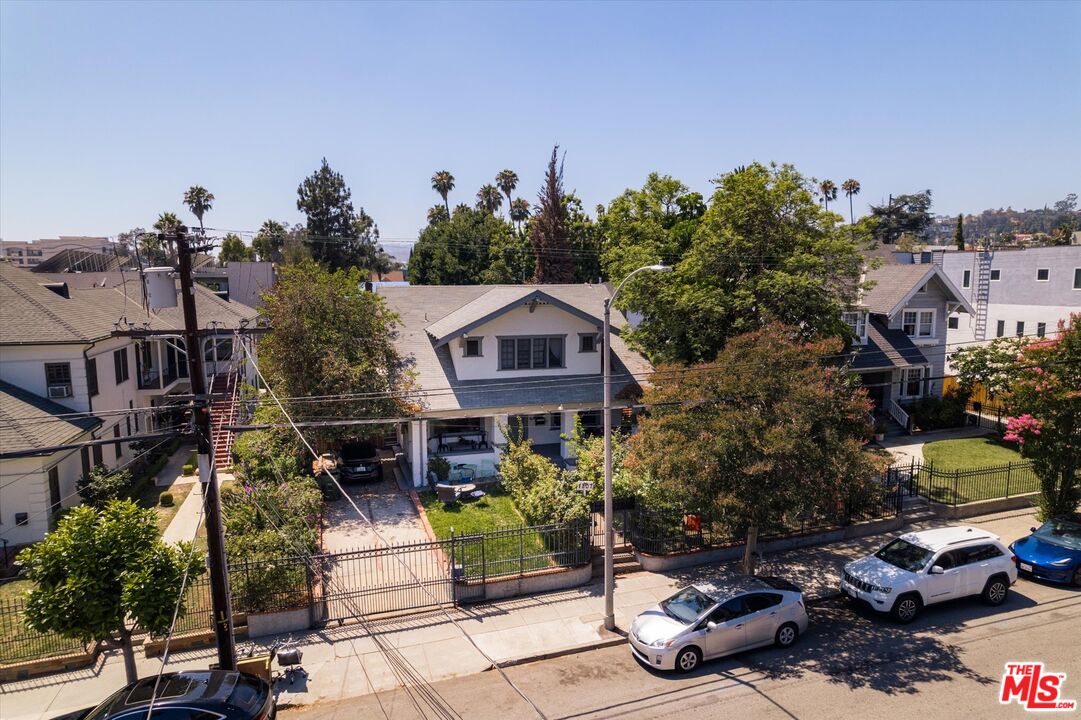 1807 N Van Ness Ave