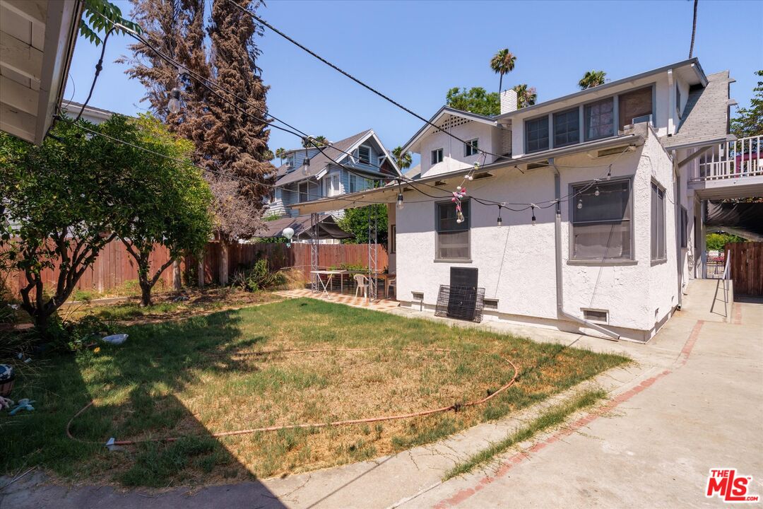 1807 N Van Ness Ave