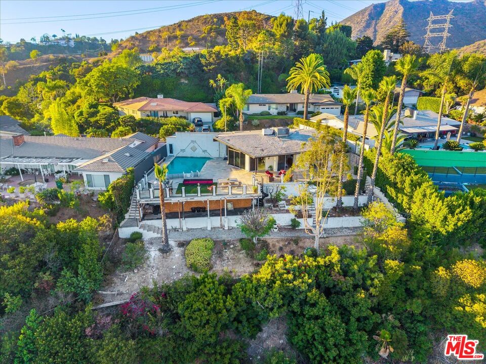6530 Lakeridge Rd