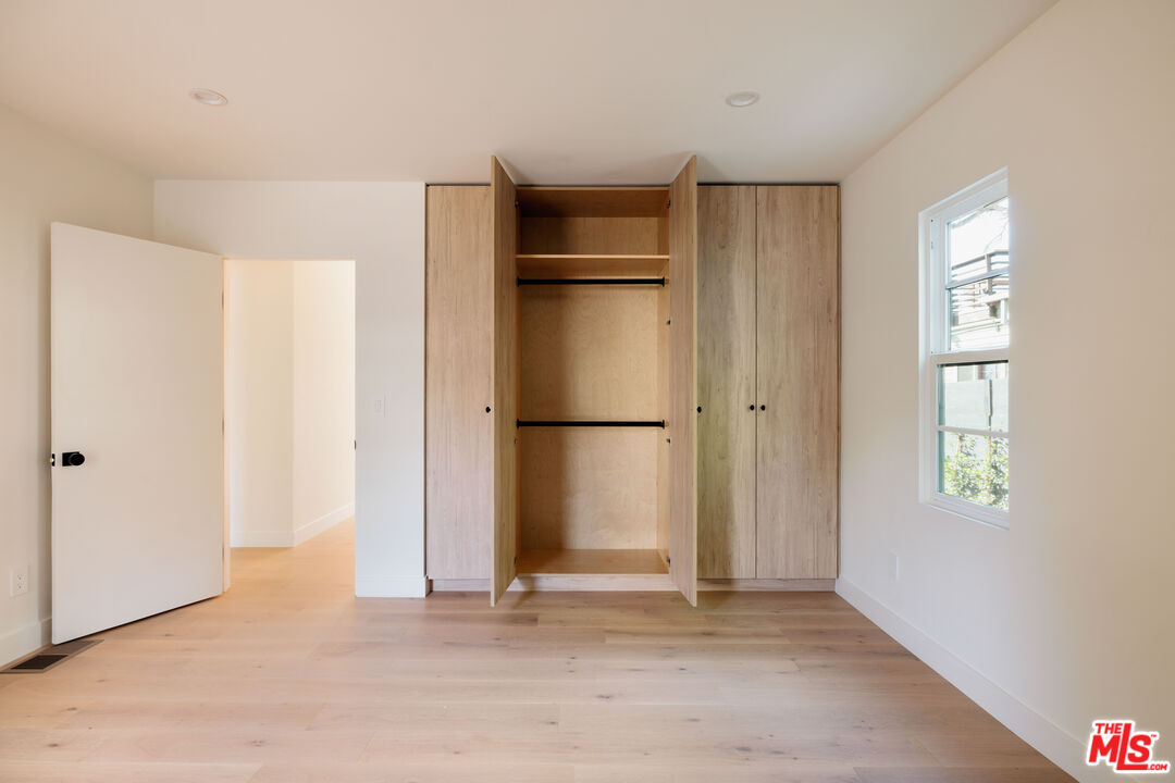 1018 Manzanita St
