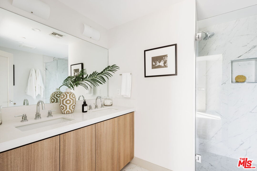 2223 Clifford St Unit: 103