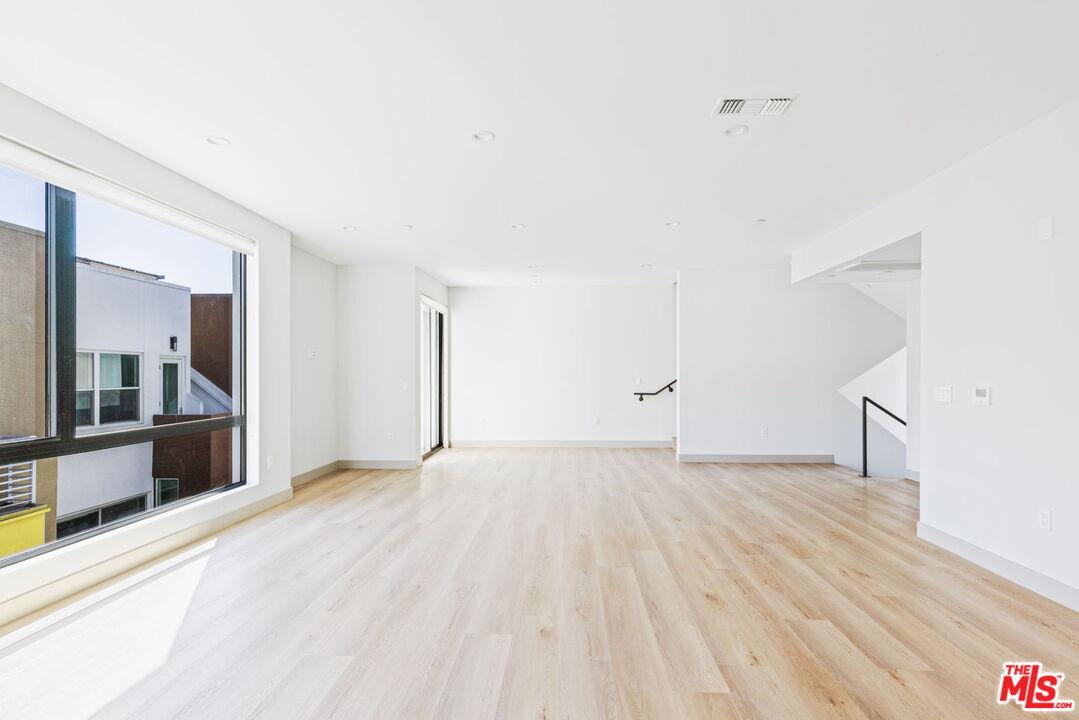 2223 Clifford St Unit: 103