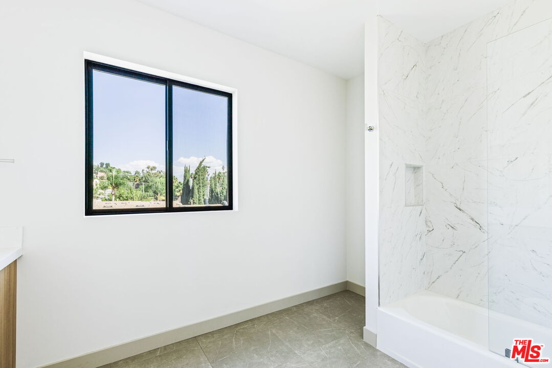 2223 Clifford St Unit: 103